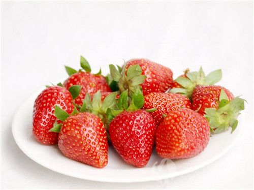怎样挑到口感甜的草莓