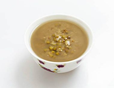 绿豆汤喝热的好还是喝凉的好 喝冰镇绿豆汤对身体好吗