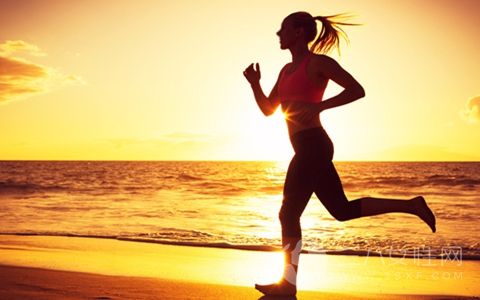 每天早晨起来跑步能不能减肥