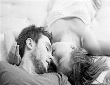 如何看出男生是否真心喜欢你 男生陷入爱情的表现有哪些