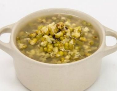 綠豆湯能不能用鐵鍋煮 綠豆湯用什麼鍋煮比較好