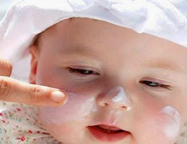 寶寶夏天如何防曬 寶寶多大可以用防曬霜
