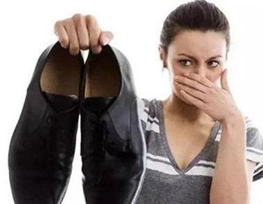 鞋子有异味该怎么办 怎么样才能预防鞋子有异味