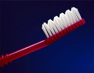 牙刷多久換一次比較好 牙刷該怎麼挑選