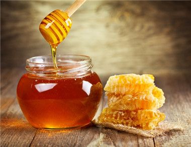 蜂蜜有什么功效 如何才能正确地喝蜂蜜水