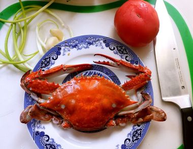 為什麼說螃蟹和西紅柿不能一起吃 螃蟹和西紅柿到底能一起吃嗎