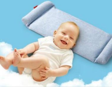 宝宝多大可以开始用枕头 宝宝什么时候用枕头比较好
