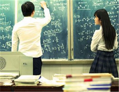 高中防范早恋标语是怎么回事 防早恋宣传能否防住早恋