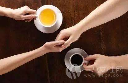 在日常生活中是喝茶好，还是咖啡好