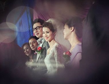 婚礼跟拍用什么镜头好 婚礼跟拍要注意什么