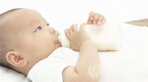 辨别婴儿厌奶期的方法有哪些.png