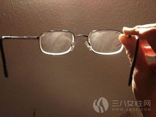 如何防止眼镜起雾