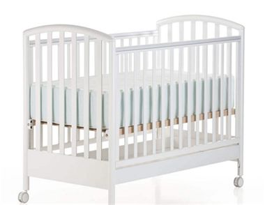 嬰兒床哪種材質好 嬰兒床怎麼選購
