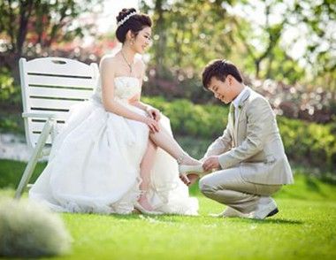 拍婚纱照穿什么款式的鞋好 新娘如何挑选婚礼時的鞋子