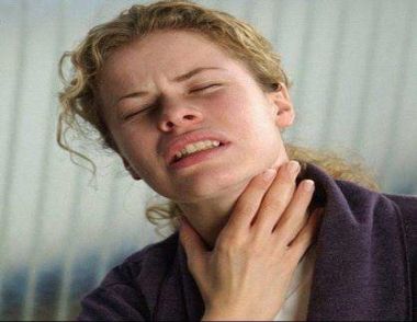 喉咙肿痛是什么原因 喉咙肿痛怎么办