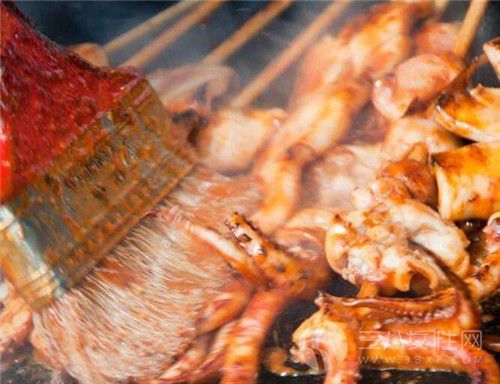 铁板鱿鱼是怎么做的 鱿鱼好吃的做法有哪些1.jpg