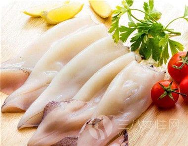铁板鱿鱼是怎么做的 鱿鱼好吃的做法有哪些1·.jpg
