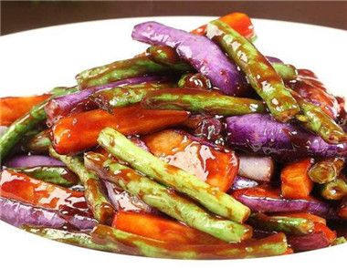 家常小炒茄子怎么做 炒茄子需要焯水吗