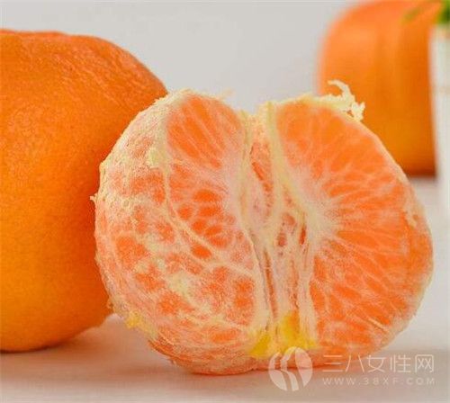 怎么挑选到好吃的橘子 怎么快速的剥橘子皮·.jpg
