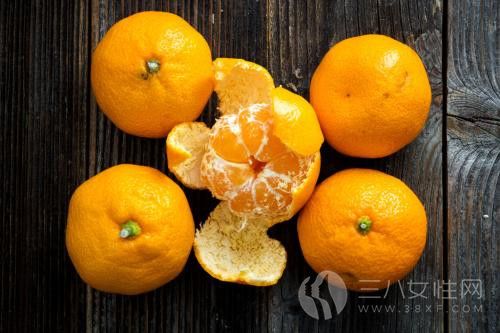 怎么挑选到好吃的橘子 怎么快速的剥橘子皮.jpg