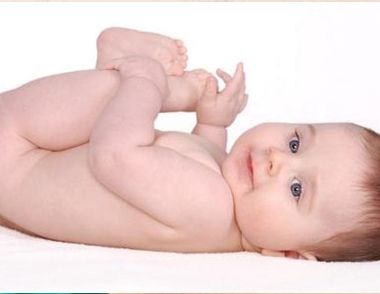 新生兒皮膚脫皮的症狀是什麼 新生兒皮膚脫皮的原因有哪些