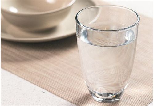 早晨第一杯水可以喝淡盐水吗