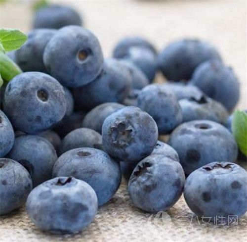 蓝莓怎么洗才干净 蓝莓可以怎么吃··.jpg