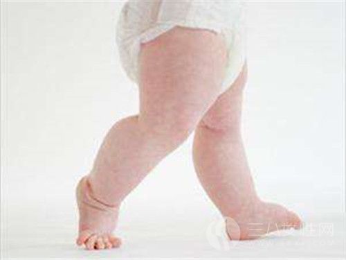 宝宝腿型变化过程是怎样的.jpg