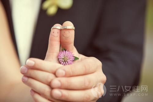 結婚戒指的戴法是怎樣的