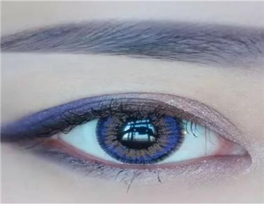 画眼线防止晕染的小技巧有哪些 画眼线有哪些注意事项