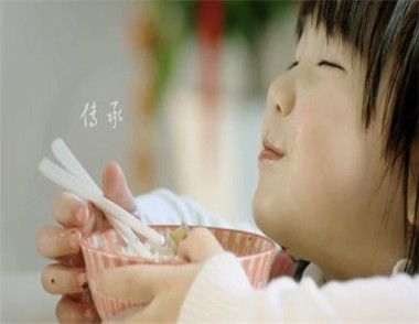 寶寶應該在什麼年齡開始學習使用筷子  寶寶學用筷子的好處