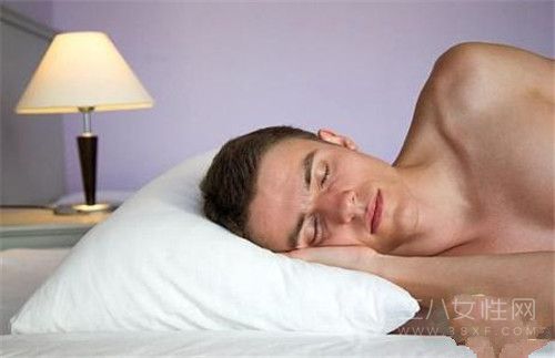 男人裸睡有什么好处·.jpg