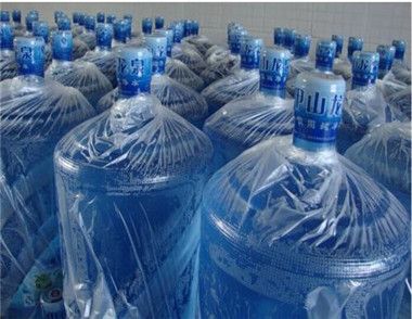 桶装水的保质期有多久 长期喝桶装水好吗