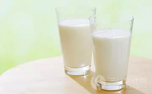什么时候喝牛奶最好 ·空腹喝牛奶好吗.jpg