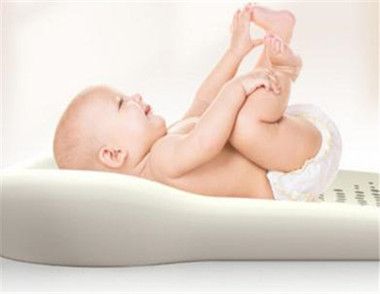 嬰兒床需要床墊嗎  嬰兒床墊選擇什麼材質比較好