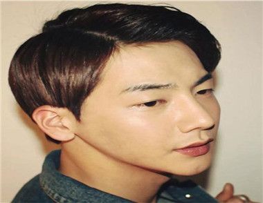 自己在家怎么吹出偏分油头 偏分油头怎么打理