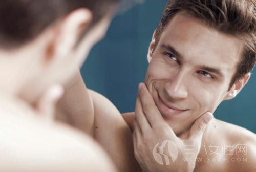 男士用冷水洗脸有什么好处 男士洗脸的正确方法是怎样的.jpg
