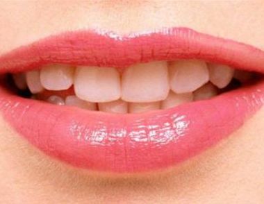 ​嘴唇起泡的原因是什么 嘴唇起泡如何治疗