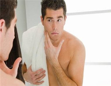 男士用冷水洗臉有什麼好處 男士洗臉的正確方法是怎樣的