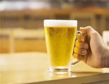 男性喝啤酒影响要孩子吗 男性喝啤酒会杀精吗
