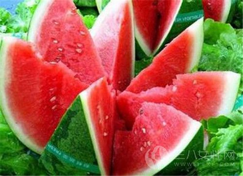 夏季吃什么水果好 吃水果有什么好处 西瓜.jpg