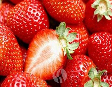 怎么吃草莓最健康13213.jpg
