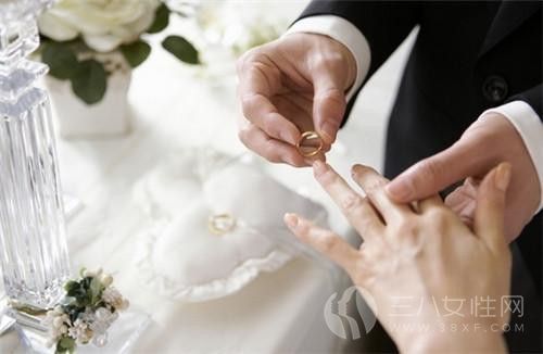 新人交换结婚戒指有什么讲究
