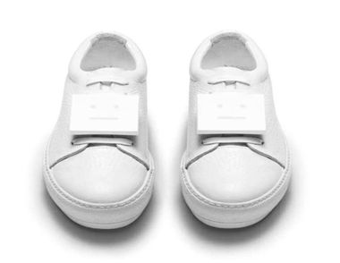 皮质小白鞋发黄如何变白 小白鞋清洗剂有哪些