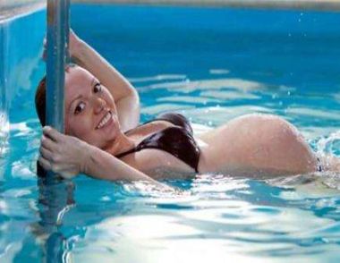 夏季孕妇可以游泳吗 夏季孕妇游泳有什么好处