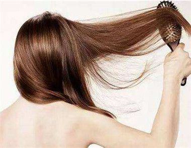 ​女生经常掉头发应该怎么保养 女生经常掉头发是什么原因