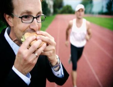 饭后急于运动有什么危害 饭后多久可以运动