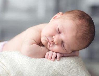 新生儿不睡觉怎么办 新生儿不睡觉的原因