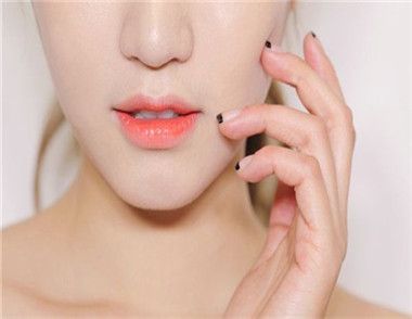 咬唇妝是怎麼化出來的 化咬唇妝有哪些技巧
