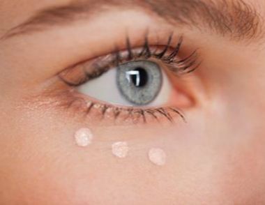 如何挑选适合自己的眼霜 怎样根据年龄选择眼霜